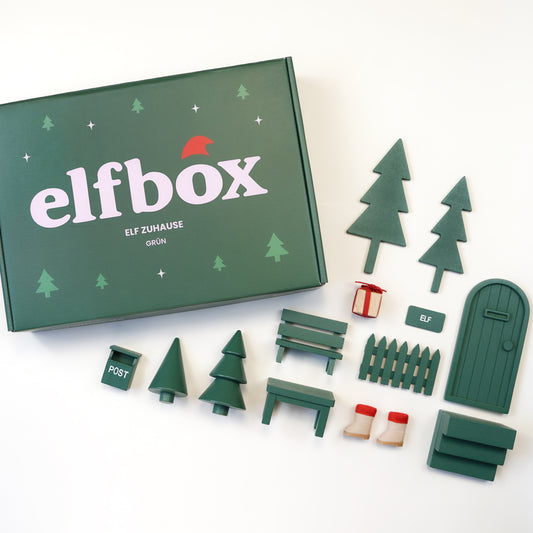 Wichteltür-Set Verpackung aus hochwertigem grünem Karton und Wichteltür, Bäume, Zaun, Schuhe, Briefkasten und mehr in grün